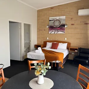 Riverlakes Boutique Motel Caboolture
